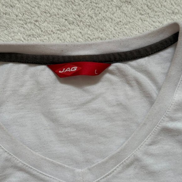 JAG 'NYC Jag Jeans' V-neck Graphic Tee - Picture 2 of 2